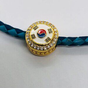 ✨✨Pandora South Korea Exclusive Country Sparkling Round Flag Charm